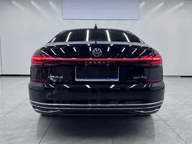 Volkswagen Passat — Фото автомобиля 5