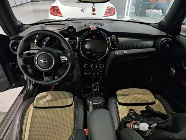 MINI Hatch — Фото автомобиля 9