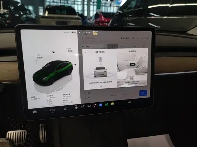 Tesla Model Y — Фото автомобиля 12