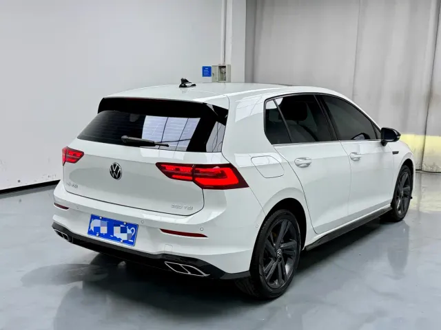Volkswagen Golf — Фото автомобиля 15