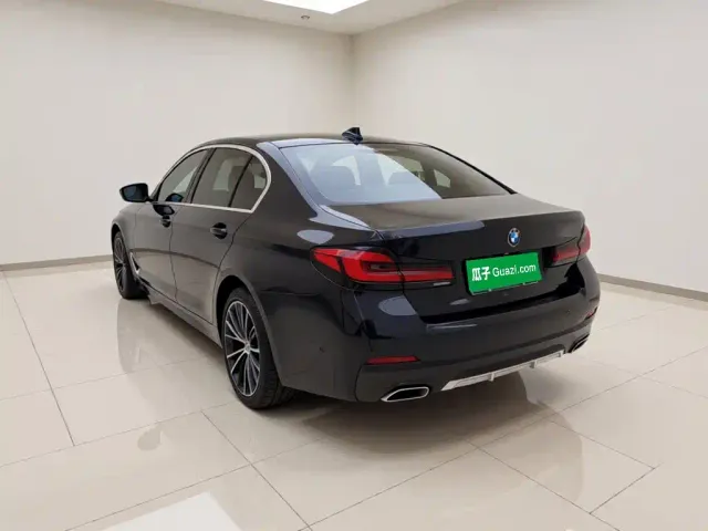 BMW 5 Series — Фото автомобиля 4