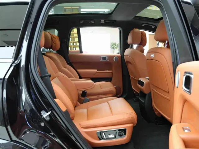 Li Auto L8 — Фото автомобиля 14