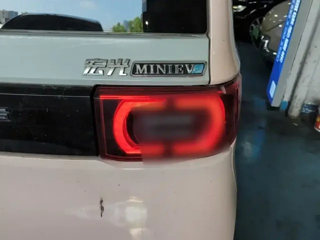 Wuling Hongguang Mini EV — Фото автомобиля 7