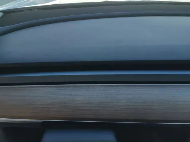 Tesla Model 3 — Фото автомобиля 14