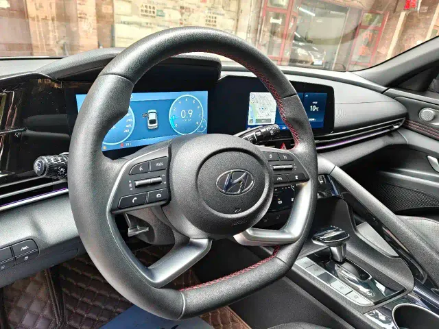Hyundai Elantra — Фото автомобиля 9
