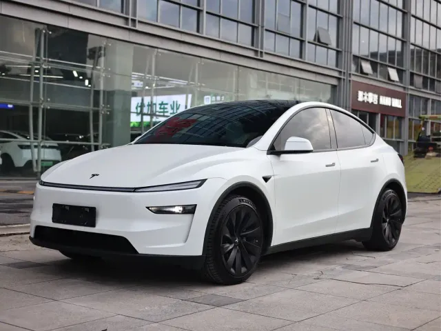 Фотография автомобиля — Tesla Model Y