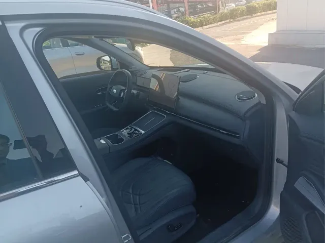 Geely Galaxy Starship 7 EM-i — Фото автомобиля 4