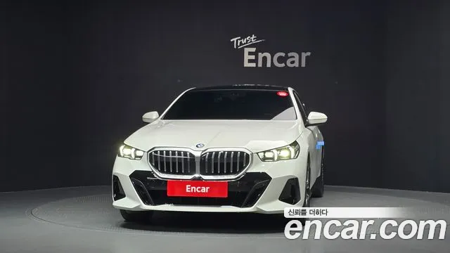 BMW 5-Series — Фото автомобиля 3