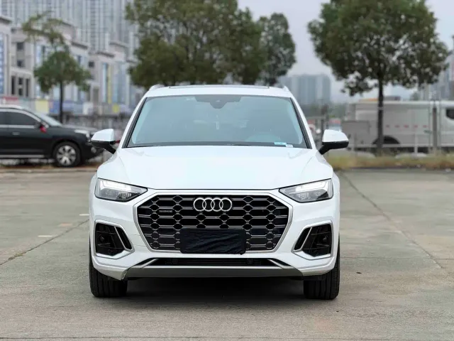 Audi Q5L — Фото автомобиля 2