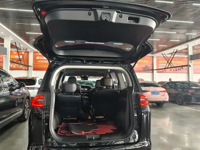 GAC Trumpchi M6 — Фото автомобиля 16