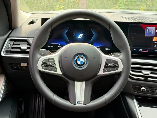 BMW i3 — Фото автомобиля 14