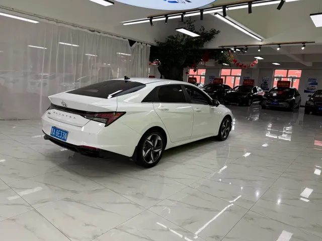 Hyundai Elantra — Фото автомобиля 6