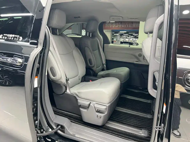 Toyota Granvia — Фото автомобиля 6