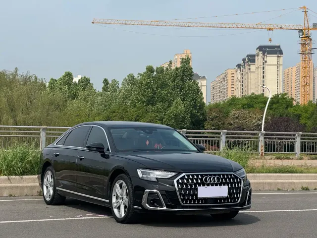 Audi A8 — Фото автомобиля 3