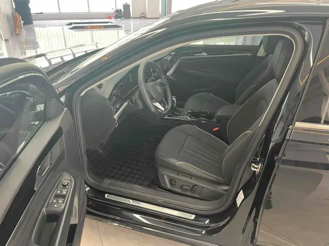 Volkswagen Passat — Фото автомобиля 9