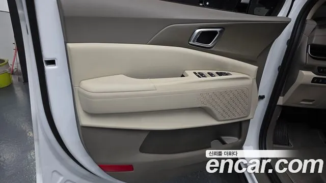 Kia Carnival — Фото автомобиля 13