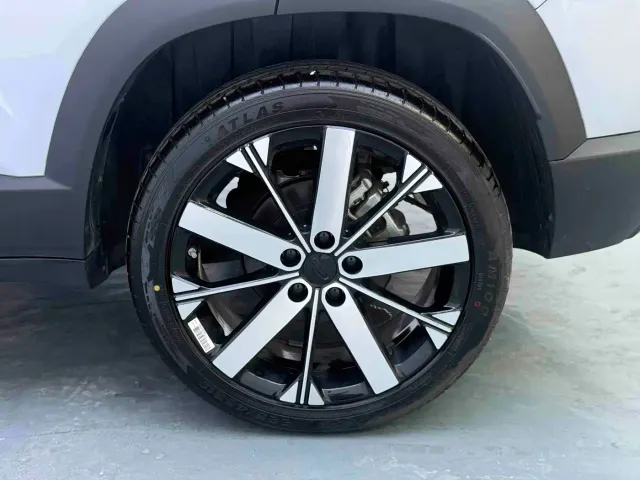 Geely ICON — Фото автомобиля 11