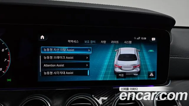 Mercedes-Benz E-Class — Фото автомобиля 25