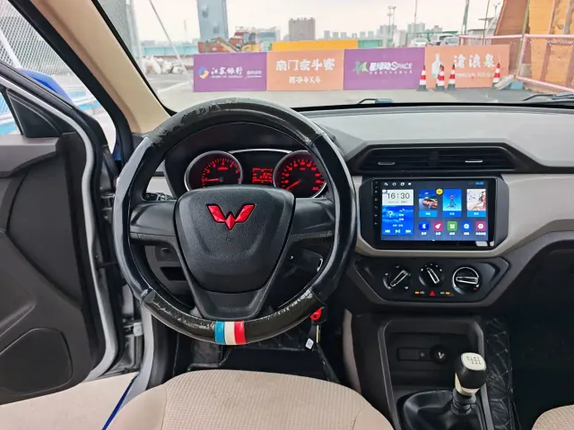 Wuling Hongguang — Фото автомобиля 14