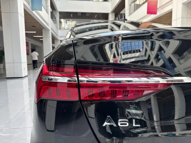Audi A6L — Фото автомобиля 23