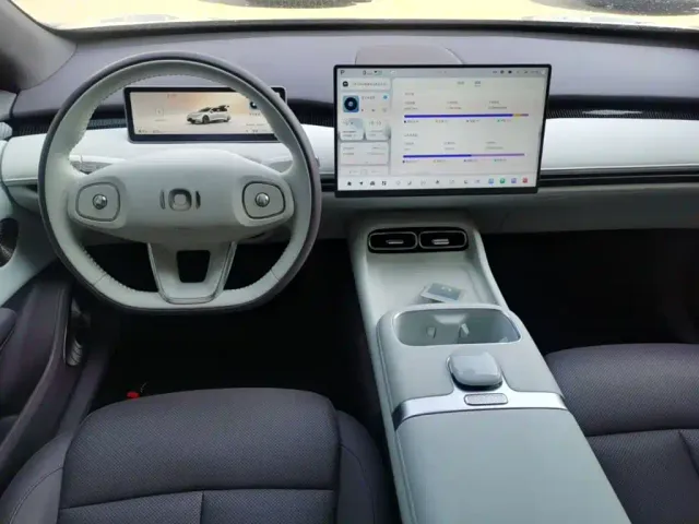 Changan Qiyuan A06 — Фото автомобиля 9
