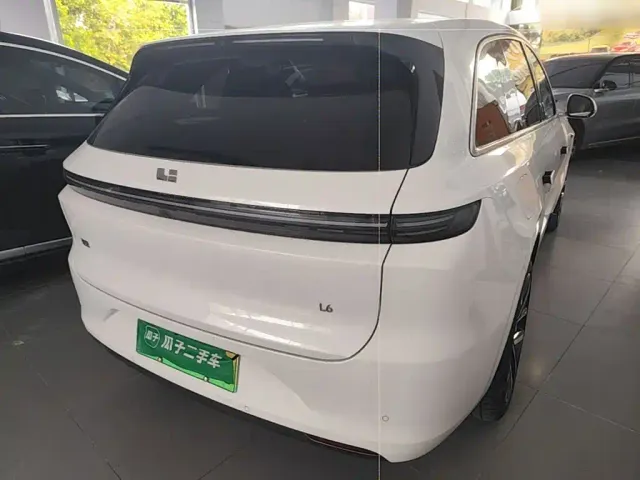 Li Auto L6 — Фото автомобиля 6