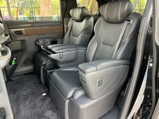 Toyota Vellfire — Фото автомобиля 15