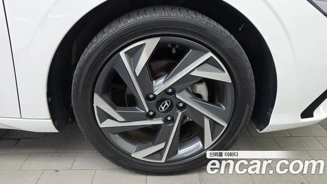 Hyundai AVANTE Новый Avante (CN7) — Фото автомобиля 19