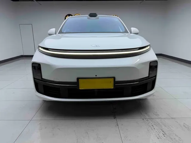 Li Auto L7 — Фото автомобиля 2
