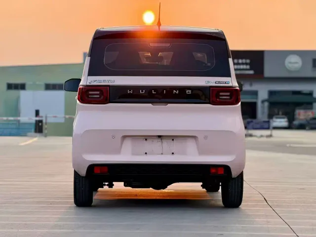 Wuling Hongguang Mini EV — Фото автомобиля 5