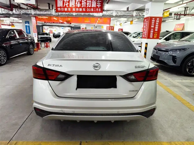 Nissan Teana — Фото автомобиля 8