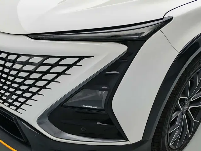 Changan UNI-T — Фото автомобиля 13