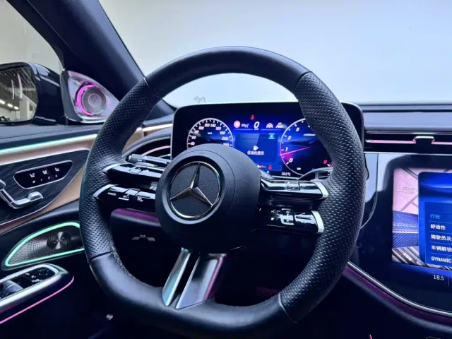 Mercedes-Benz E-Class — Фото автомобиля 14