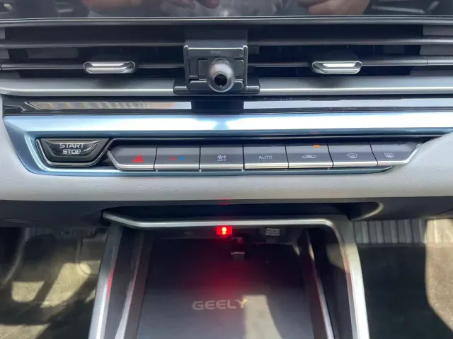 Geely Emgrand — Фото автомобиля 19