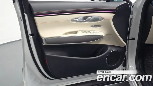 Genesis GV70 — Фото автомобиля 13