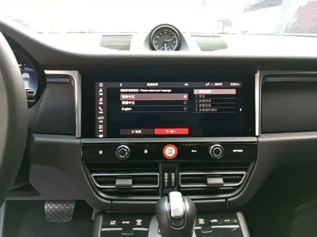 Porsche Macan — Фото автомобиля 12
