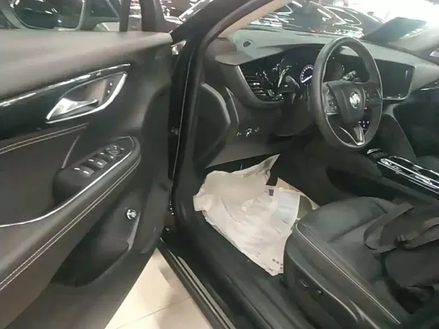 Buick Envision Plus — Фото автомобиля 15