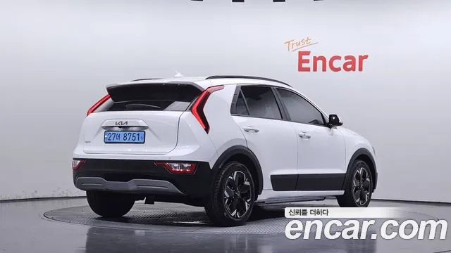 Kia Niro — Фото автомобиля 2