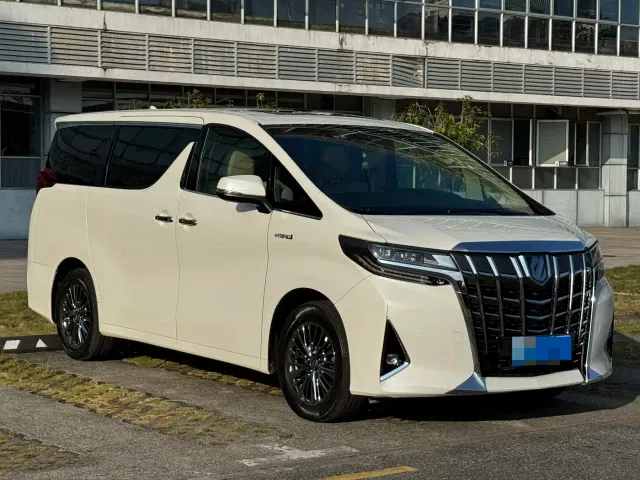 Toyota Alphard — Фото автомобиля 2