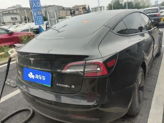 Tesla Model 3 — Фото автомобиля 3