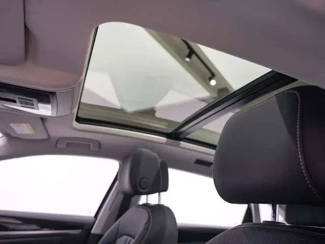 Volkswagen Passat — Фото автомобиля 10