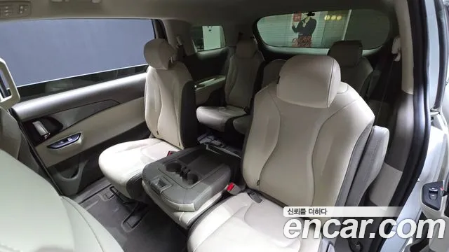 Kia Canival Carnival 4 поколение 11 мест Prestige — Фото автомобиля 12