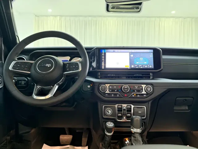 Jeep Wrangler — Фото автомобиля 10
