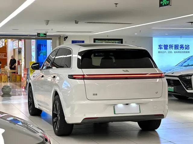 Li Auto L7 — Фото автомобиля 7
