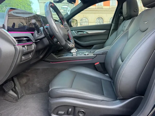 Cadillac CT5 — Фото автомобиля 8