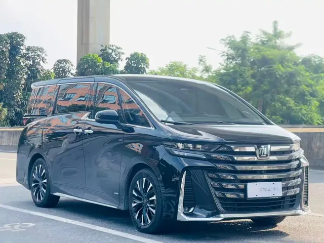 Toyota Vellfire — Фото автомобиля 2