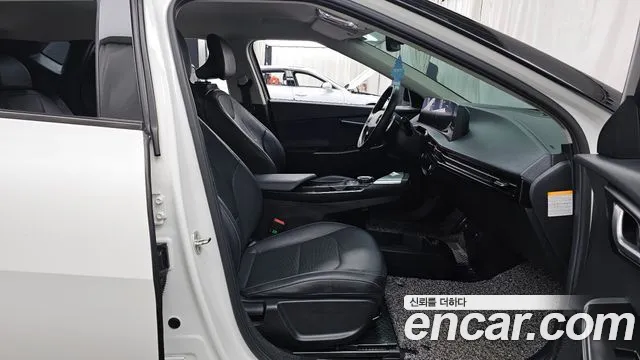 Kia EV6 — Фото автомобиля 11