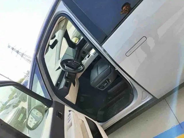 Li Auto MEGA — Фото автомобиля 4
