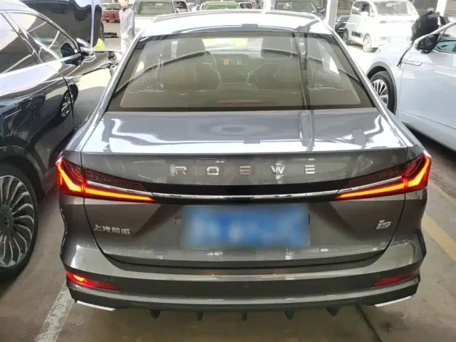 Roewe i5 — Фото автомобиля 5