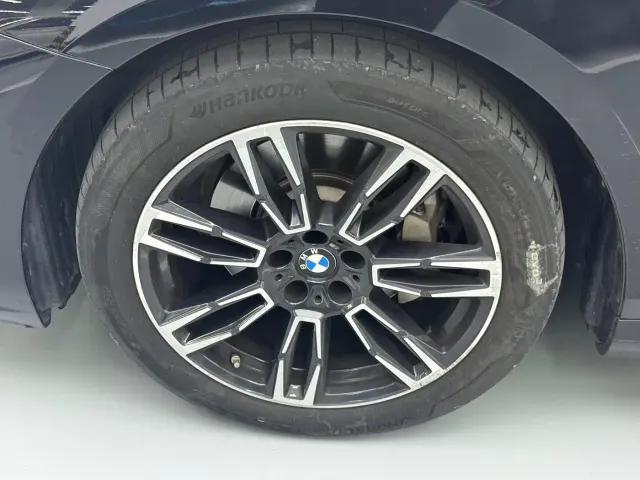 BMW 5 Series — Фото автомобиля 28